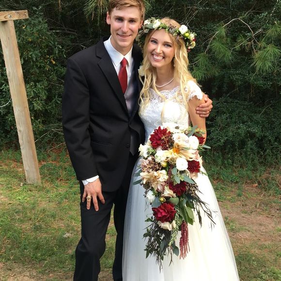 Meet your Posher, Autumn hardin - Picture 1 of 1